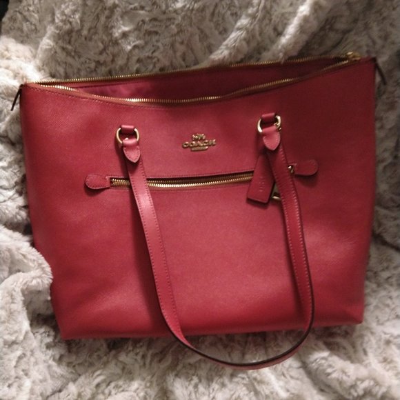 Coach Gallery Tote in Bold Pink *NWOT* - Picture 1 of 16